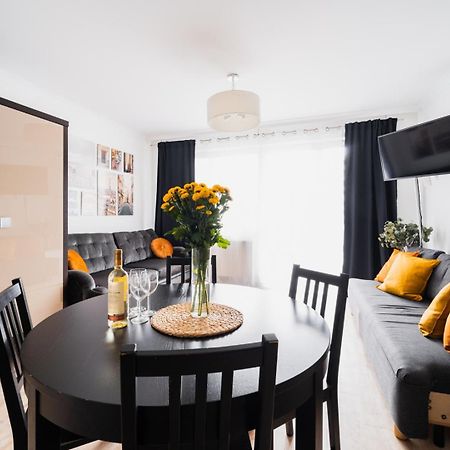 Apartment Old Town - 3 Rooms - 2 Bathrooms - 12 People - Parking Place Wrocław Exteriör bild