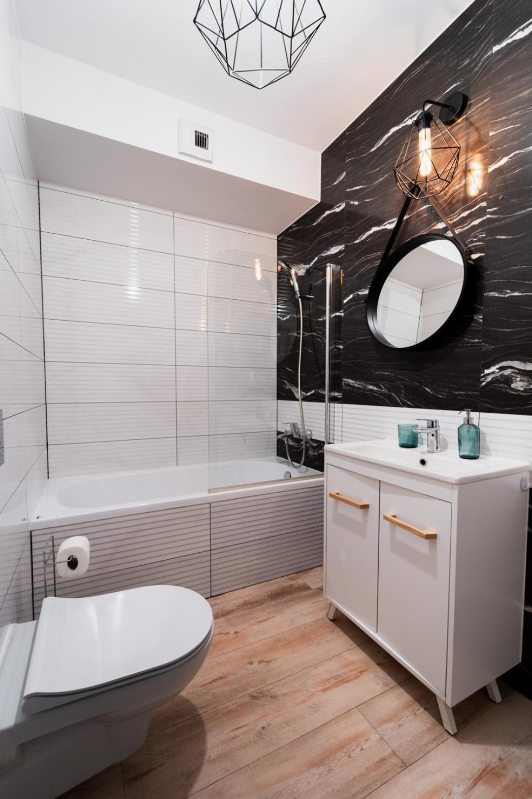 Apartment Old Town - 3 Rooms - 2 Bathrooms - 12 People - Parking Place Wrocław Exteriör bild